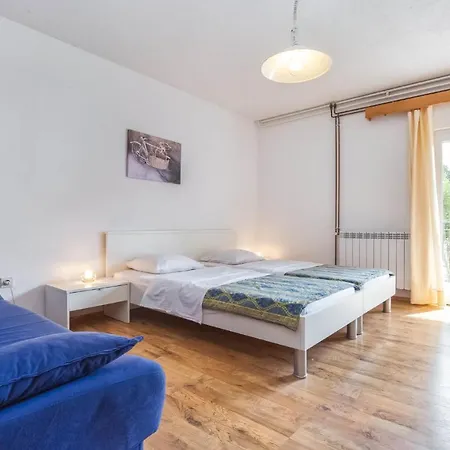 Apartament Jure